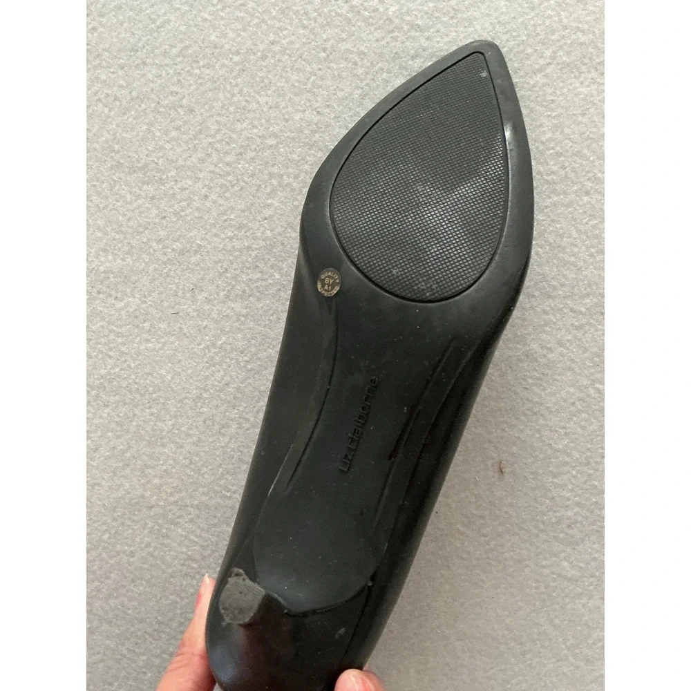 Liz Claiborne Pumps 10M Black Flex Form Pointed Toe Kitten Heels
